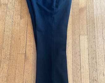 Pantalones acampanados vintage negros texturizados de 32"