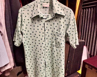 1970 Vintage Van Heusen Van Knit Botón Abajo Increíble camisa de flores verdes mediana