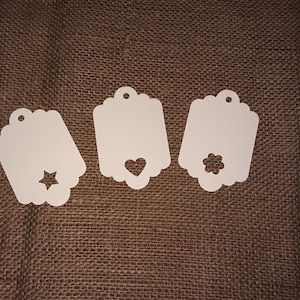 Geschenkanhänger oder Preisanhänger - mit gestanzten Merkmalen Handgemacht in Ihren Farbwahlen. 12er Pack für 1,59