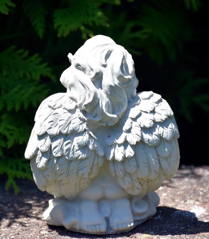 Estatua de ángel rezando de hormigón hecha a mano / Querubín para el hogar y el jardín imagen 3