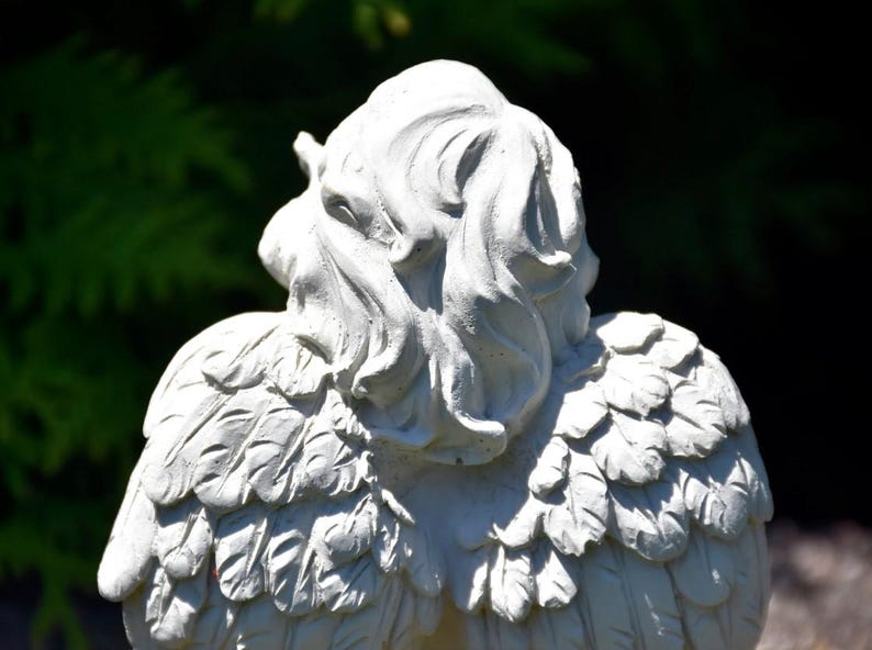 Estatua de ángel rezando de hormigón hecha a mano / Querubín para el hogar y el jardín imagen 4