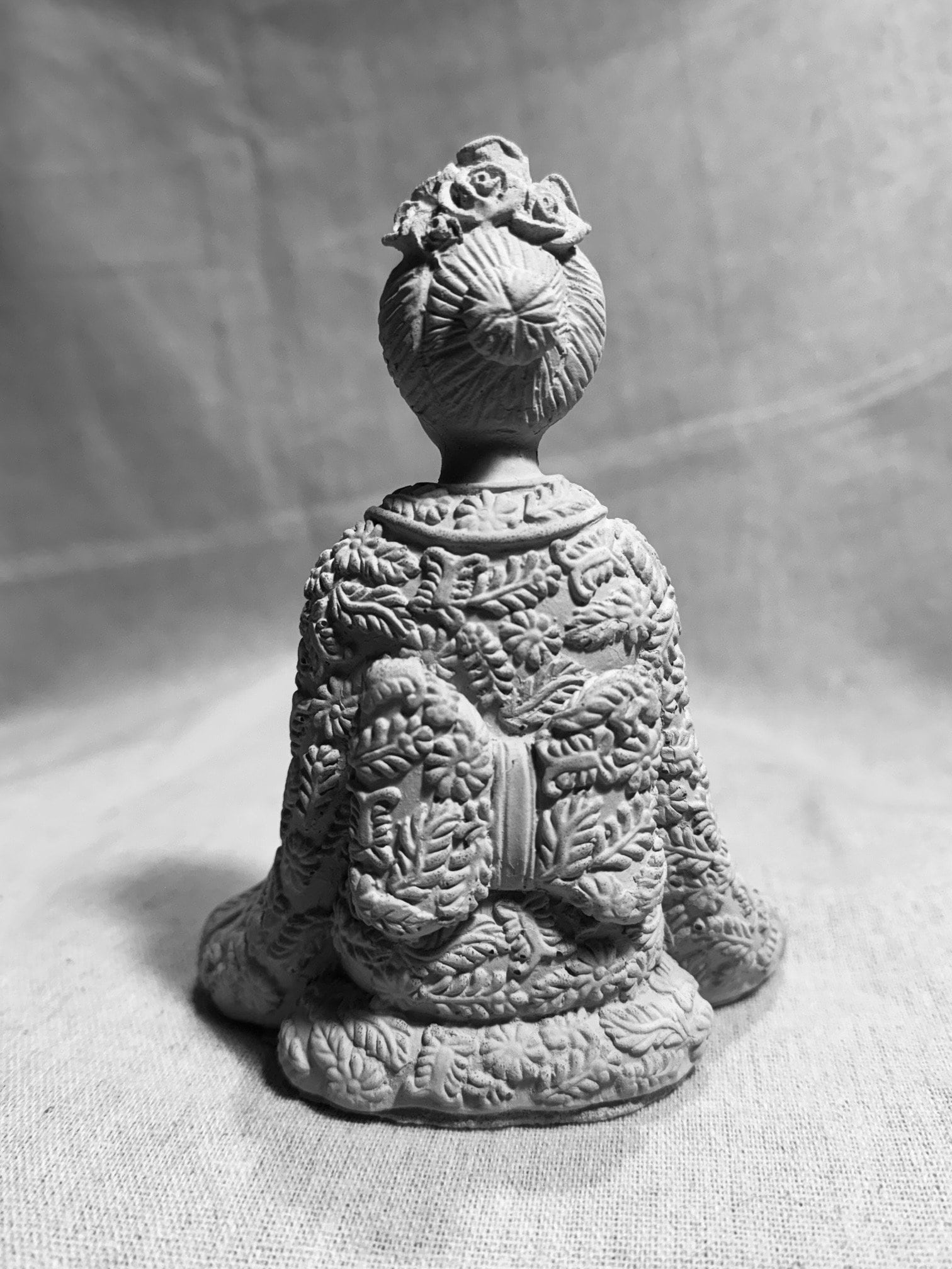 Handmade Concrete Geisha Statue: Japanese Zen Garden Decor