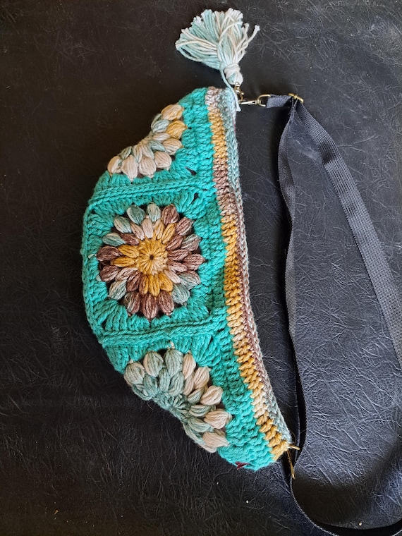 Handcrafted Teal Crochet Bag with Multicolor Strap Multicolor Wayuu Crochet Bag – Handmade Boho Statement – Wuitusu main image 2