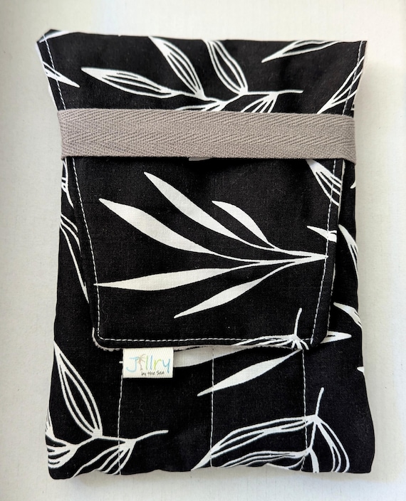 Black and White Leaves 8 Pen Pouch "Gatemouth"