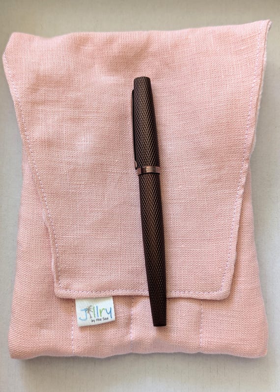 Fabric 8 Pen Pouch "Gatemouth" Soft Pink Linen