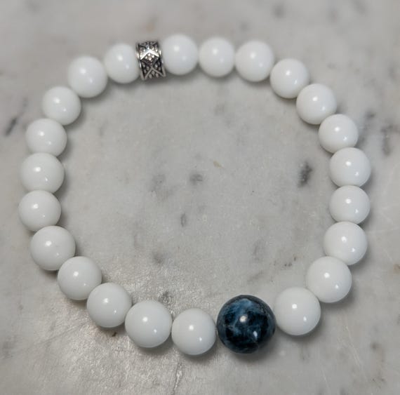 Hand Beaded Tridacna Bracelet