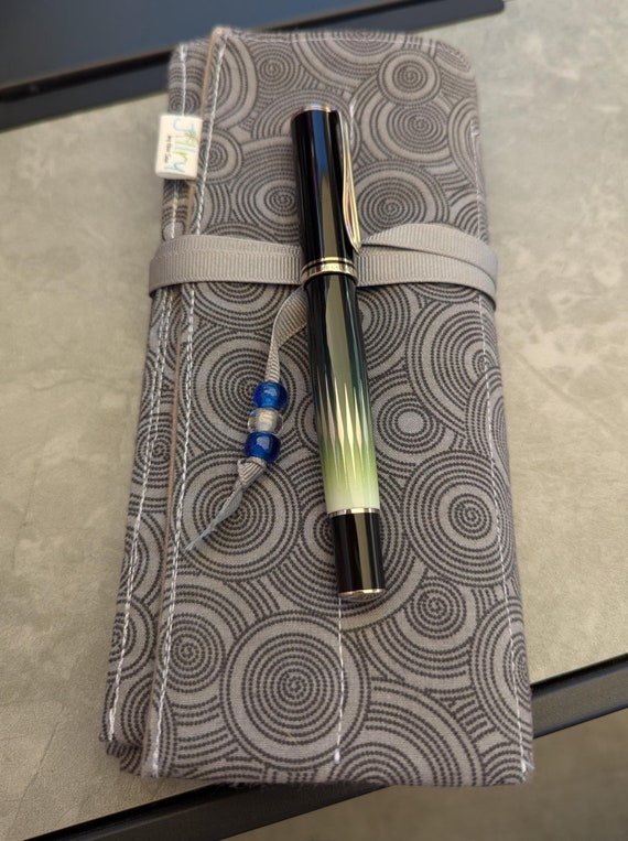 Fabric 20 Pen Fountain Pen Roll Gray Circles
