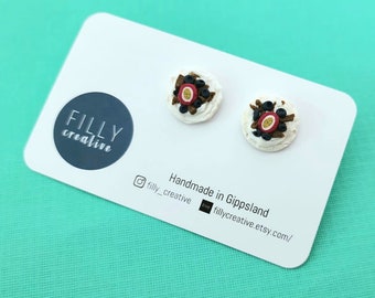 Pavlova studs- 8