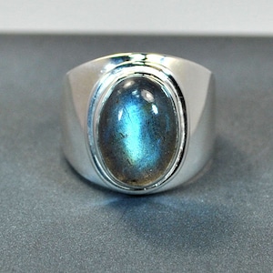 Big silver ring labradorite