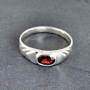 Sterling silver ring garnet
