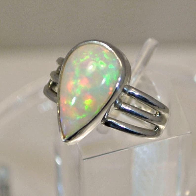 Sterling silver ring with Ethiopian opal image 3
