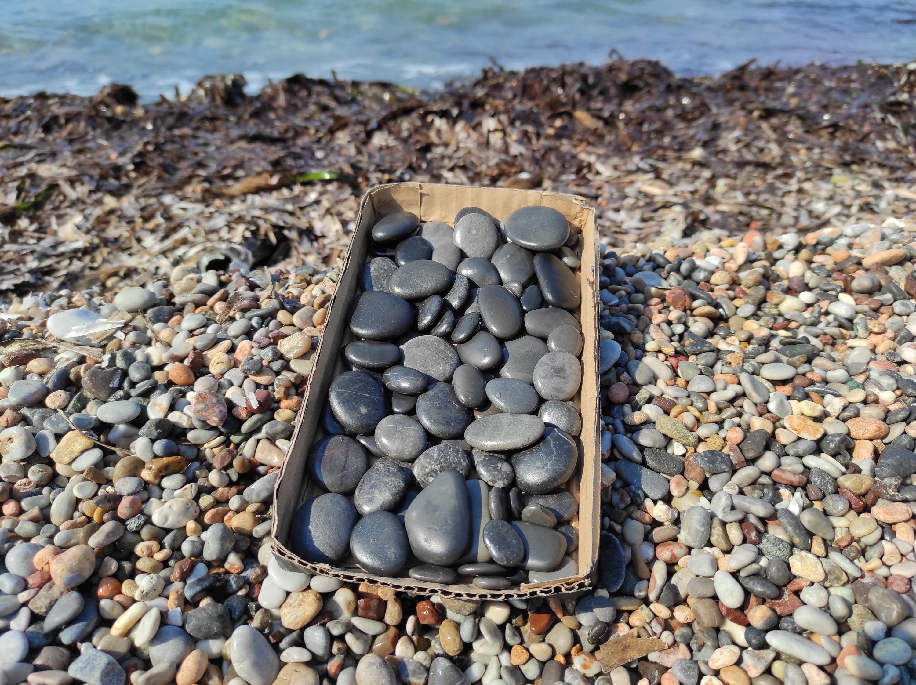 100 natural,smooth black and dark gray beach pebbles.Zen garden stones.Bonsai decor.Pebbles for crafts.1-4cm (0.4"-1.6")