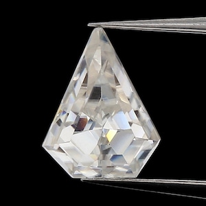 1.00 Ct White G H Color Moissanite Shield Gemstone VS1 Clarity 8.00 MM GN106