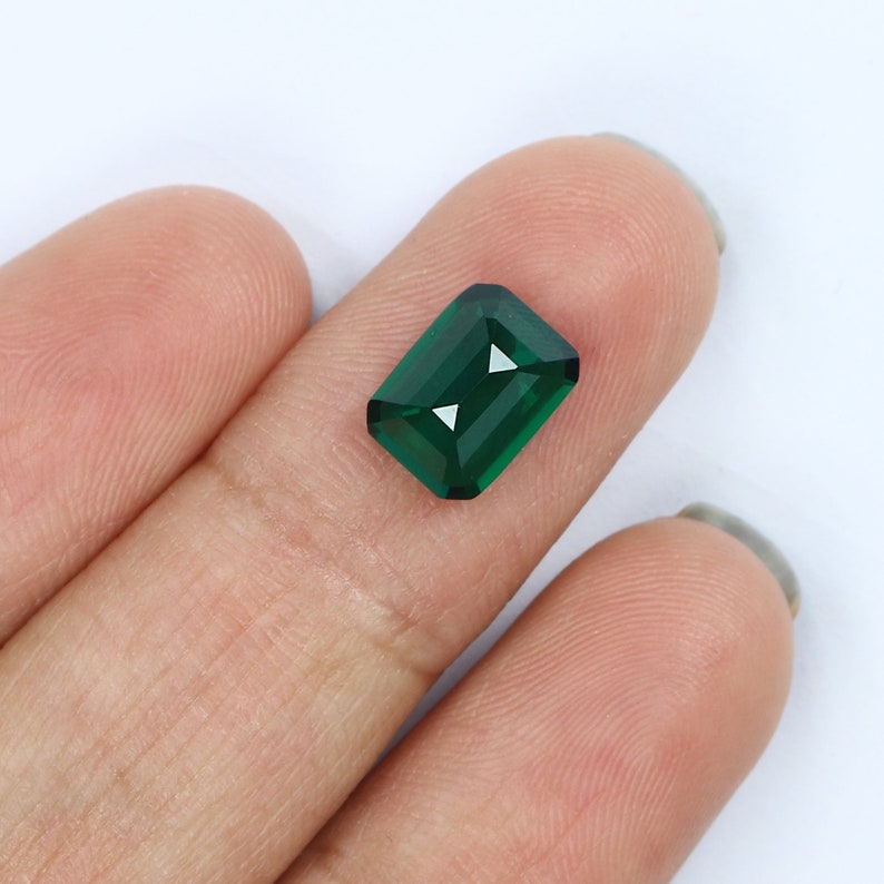 1.23 Ct Green Color Emerald Emerald Gemstone VS1 Clarity 8.00 MM GN22