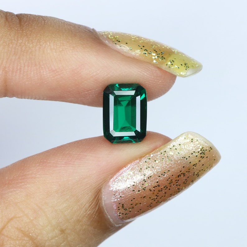 1.23 Ct Green Color Emerald Emerald Gemstone VS1 Clarity 8.00 MM GN22