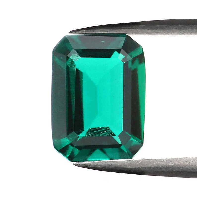 1.23 Ct Green Color Emerald Emerald Gemstone VS1 Clarity 8.00 MM GN22