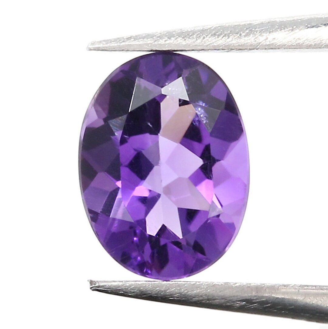 1.25カラット パープルカラー アメジスト オーバル ジェムストーン VS1