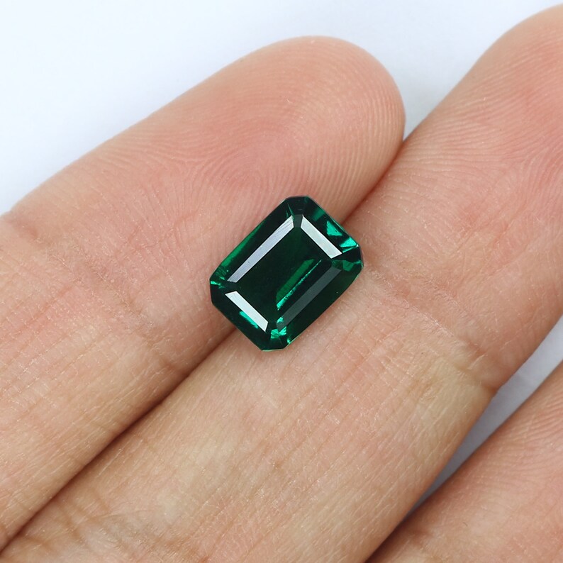 1.23 Ct Green Color Emerald Emerald Gemstone VS1 Clarity 8.00 MM GN22