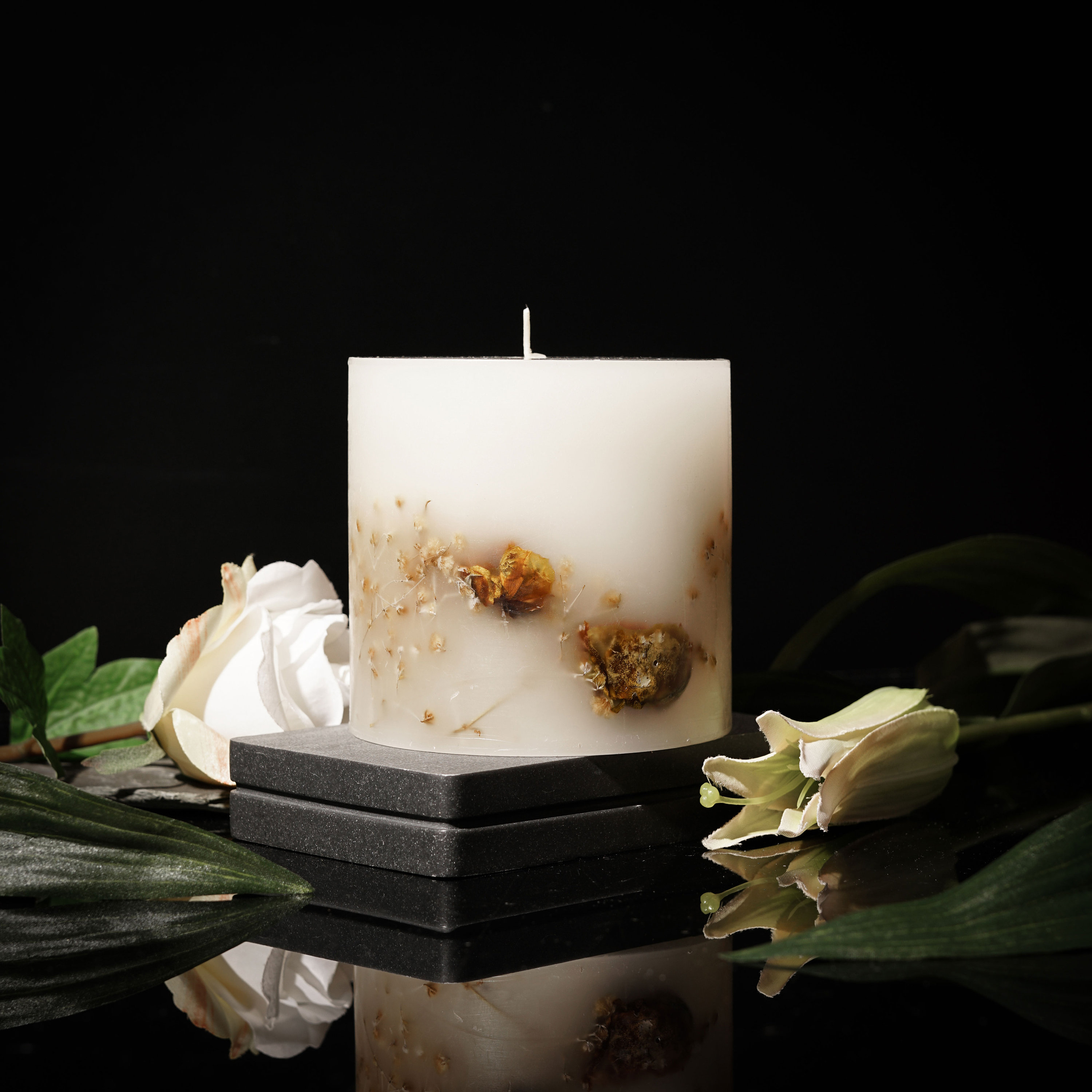 Handmade Romantic Dried Flower Pillar Scented Candles Rose Soy Wax Wedding  Gifts - China Candle and Fragrance Candle price