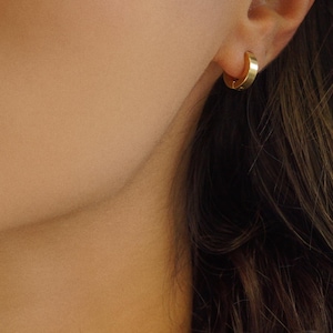 18k Gold Plated Huggie Hoops - Small Sleeper Hoop Earrings - Dainty Huggie Hoops - Small Huggie Hoops