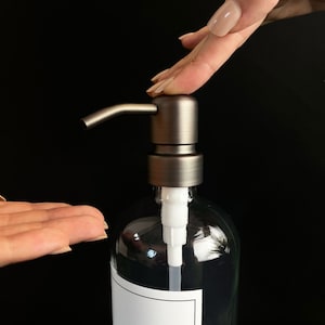 Luxury clear glass soap dispenser set of 2, hand soap and hand lotion dispensers for kitchen or bathroom