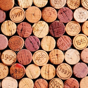 25 Natural Used Wine Corks Premium Real Corks from Europe Ideal for Craft Corkboard Christmas Decorations Dartboard Surround image 4