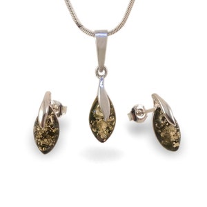 Green amber Pendant & stud earrings set, Small Amber Pendant Necklace, Real Amber Jewelry
