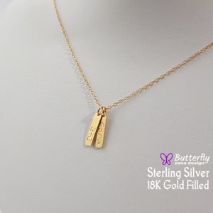 Colar de barra com etiqueta inicial dourada - Simples personalizado Pequenas etiquetas múltiplas - Etiqueta de nome personalizada - Colar de barra vertical personalizado - Todos os dias