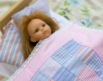 Juego de ropa de cama de muñeca 15 "colcha de patchwork de algodón cuna cuna ropa de cama de muñeca pequeña edredón de muñeca rosa azul almohadas colchón manta de muñeca