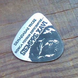 Personalized guitar pick with photo or text – unique gift for musicians
