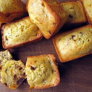 8 Mini Sour Cream Pound Cakes: Fresh Baked Party Treats