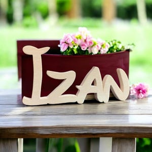 Nombre en madera con animalito – decoración infantil personalizada – regalo original para bebé