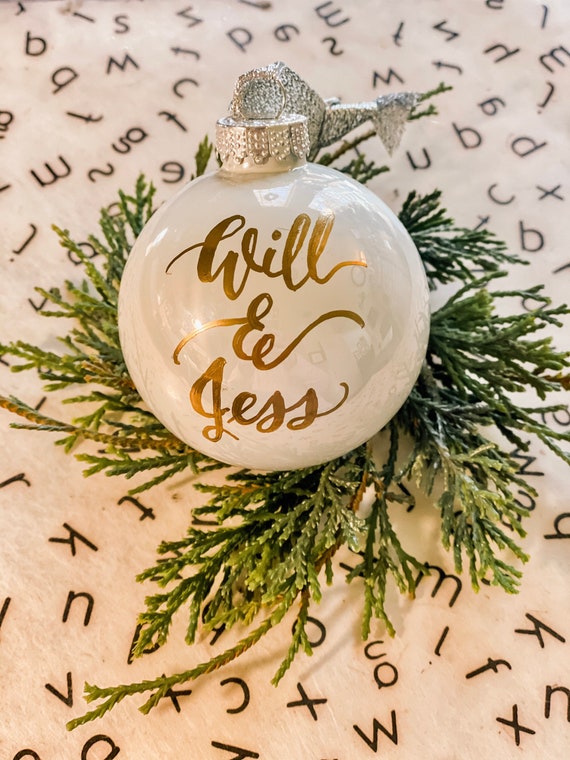 White Polar Pearl Glass Christmas Ornament - Customized w/names/saying/2 sizes - Perfect for Christmas gifts or for your own Christmas tree