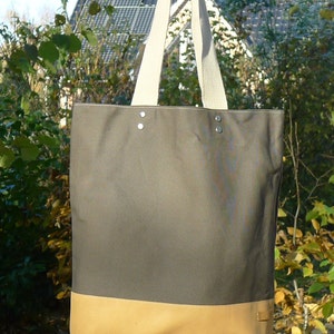 Grote shopper aus canvas/Segeltuch mit Lederboden, grote shopper gemaakt van canvas met leren onderkant