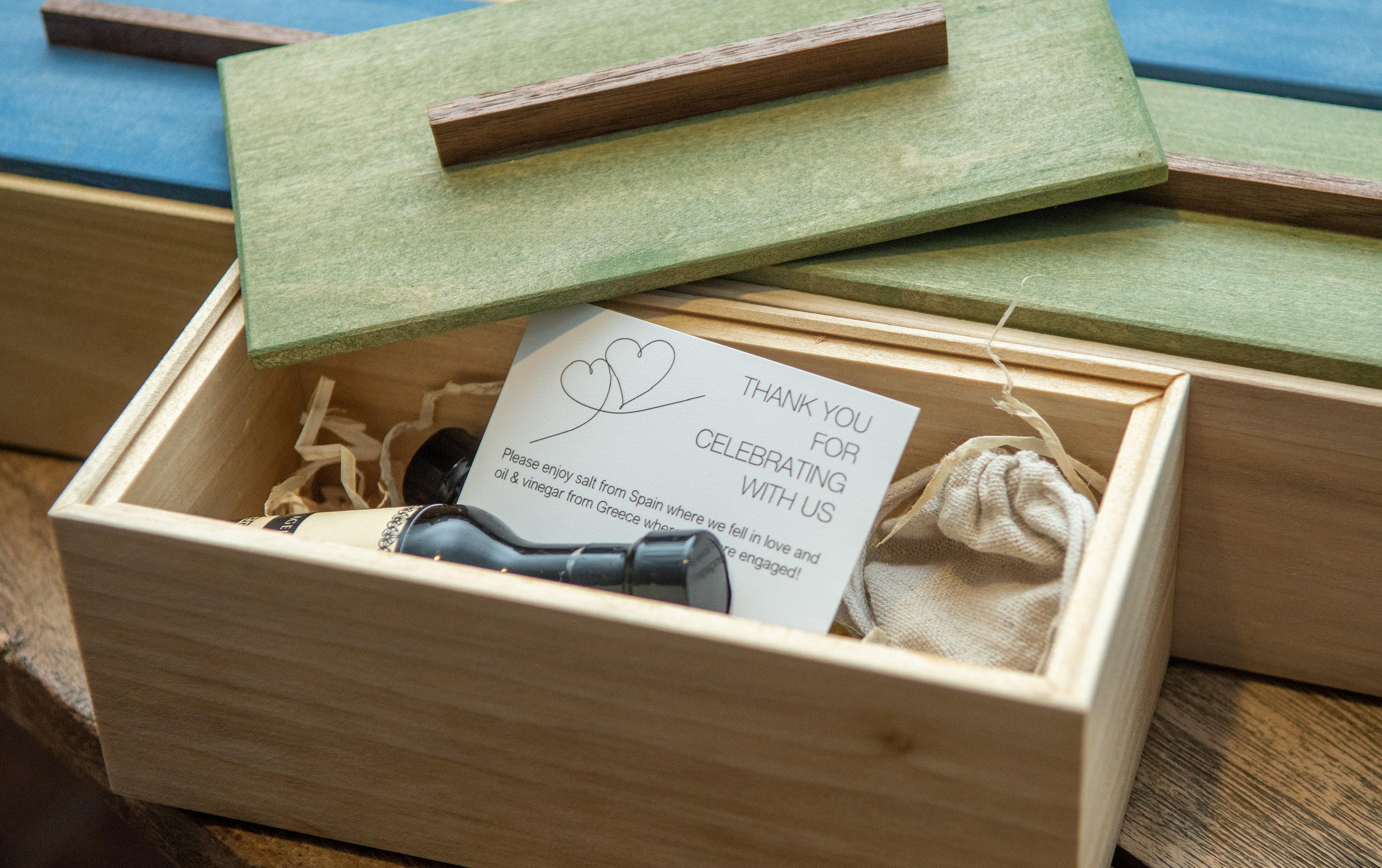 Medium sized boxes for jewelry or gifts