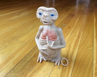 et pull string toy