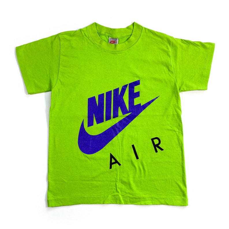 X найк. Футболка найк разноцветная. Винтажный найк футболка. Неоновый найк. Футболка Nike Neon.