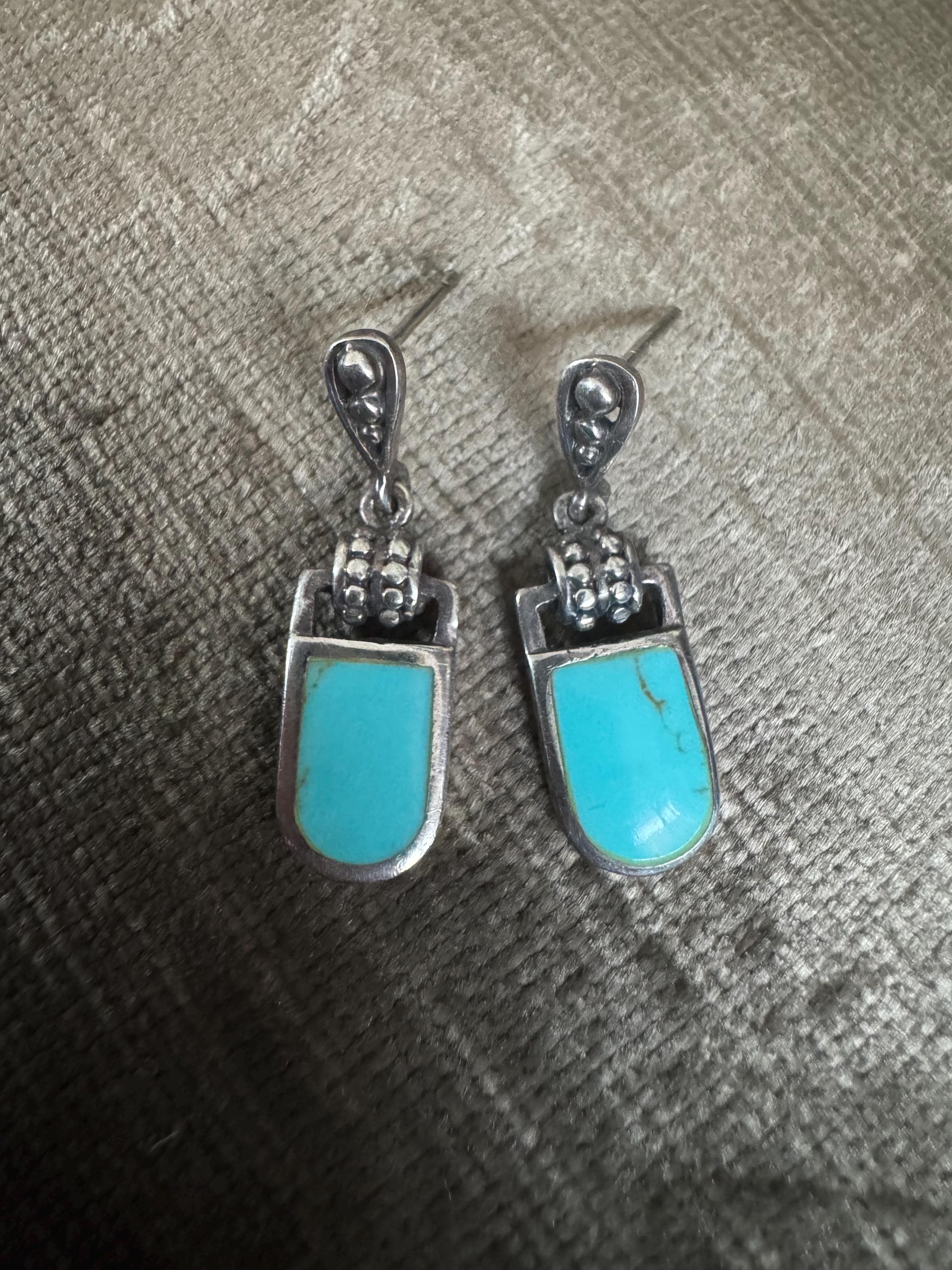 Vintage 1980s Southwest turquoise and sterling silver 925 inlay pierced dangle earrings, turquoise dangle earrings 80s