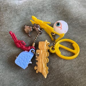 Vintage Cracker Jack toys and miniatures lot, retro Cracker Jack toys with keychain lot of 6 plastic and metal