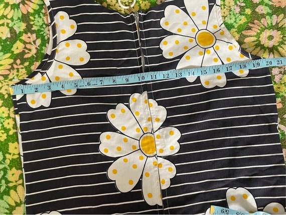 Vintage 60s 70s black white yellow flower power m… - image 8