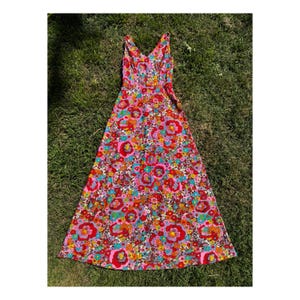 Vintage 60s Flower Power Maxi Dress: Sleeveless Rainbow Print