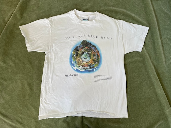 Vintage 90s Smithsonian earth t shirt,no place li… - image 1