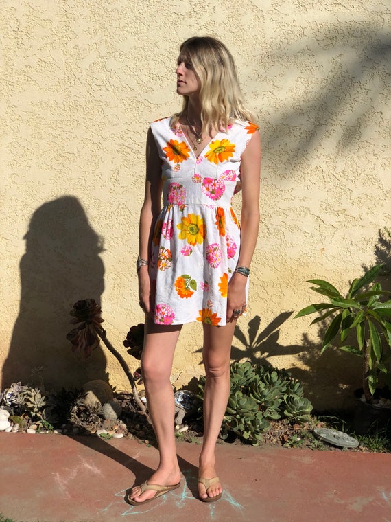 Vintage 1960s Mod flower short dress,1960s 1970s d