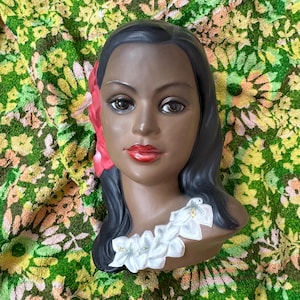 Vintage Lego Hawaiian Chalkware Hula Bust Sculpture - MCM vintage 50s 60s Polynesian Hawaiian Woman, Pink Hibiscus and lei bust sculpture
