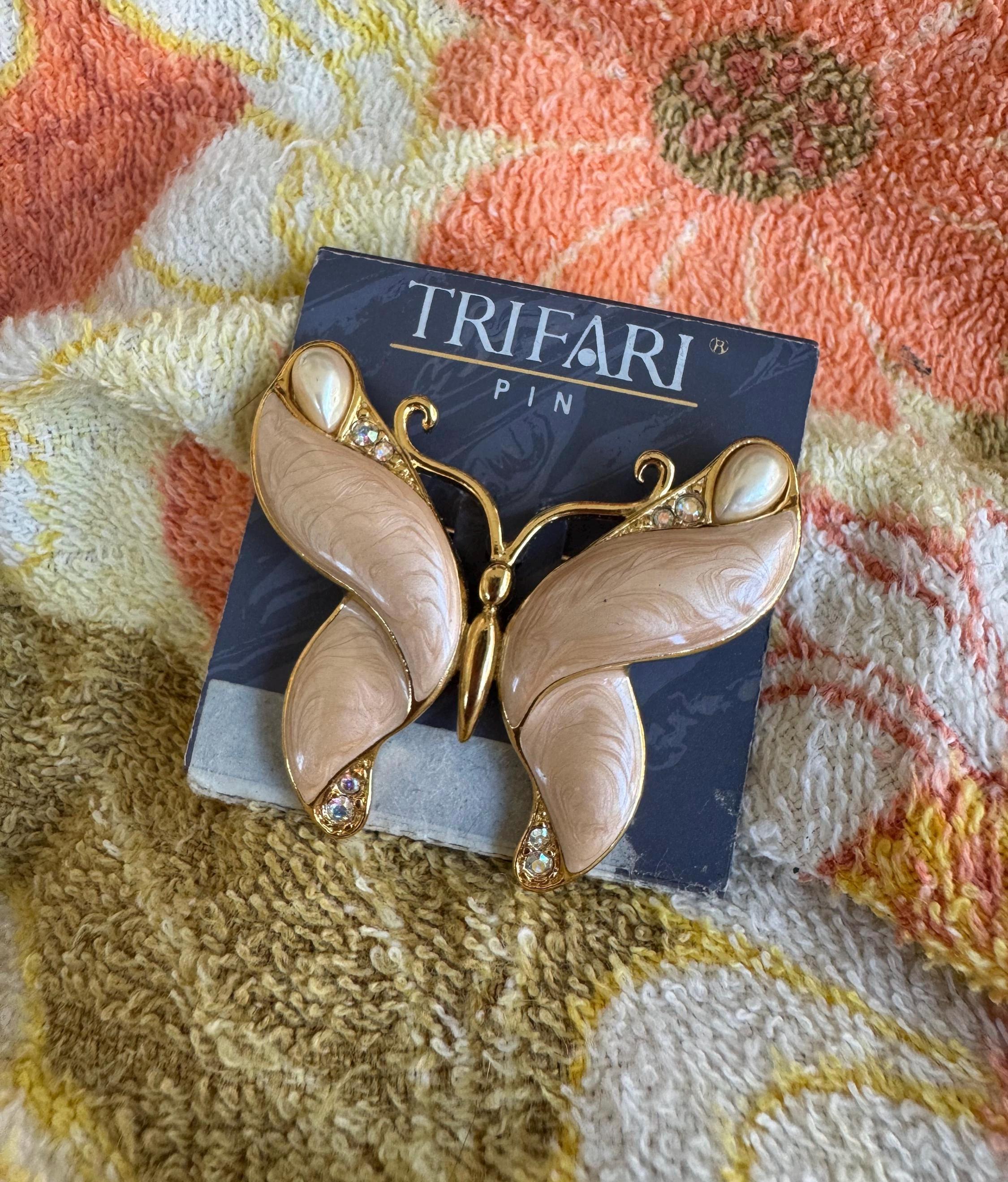 クラウントリファリ 蝶のブローチ Trifari Butterfly - Etsy