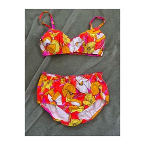 Hippie Peace Daisy Flower Women's Plus Size Bikini Sets Two Piece Swimsuits  Bikini Tops