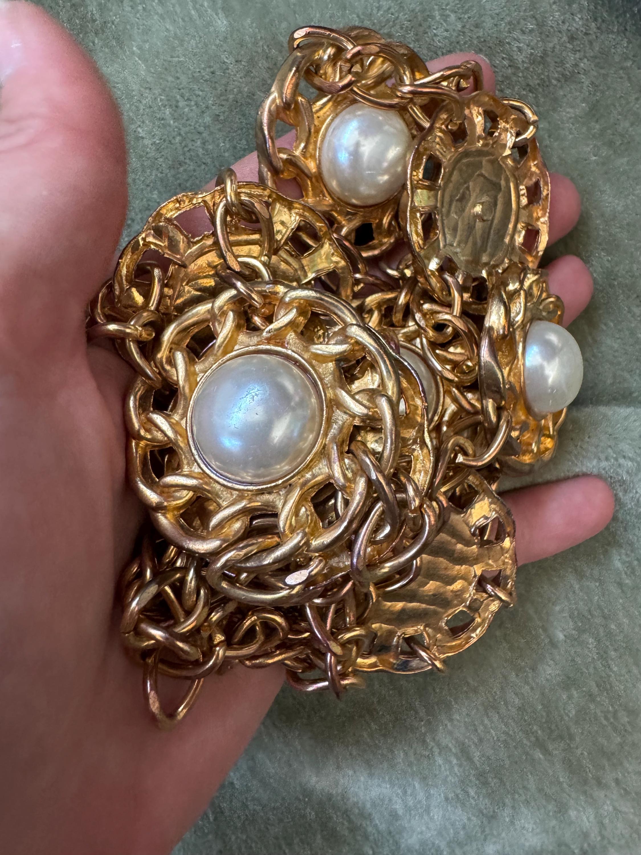 Vintage 1980s Gold Tone Chain Belt: Faux Mobe Pearl 