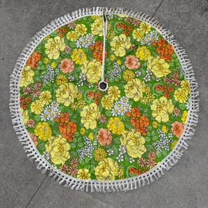 Vintage 60s 70s Vinyl Flower Power Circle Tablecloth for an