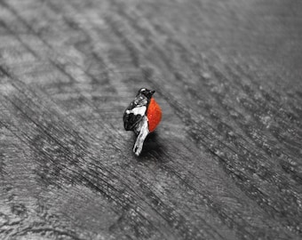 Brooch, Pin, Bird, Polymer clay pins, Red breasted robin brooch, Stylish brooch, Small brooch, Handmade, Gift for her, Outfit decor