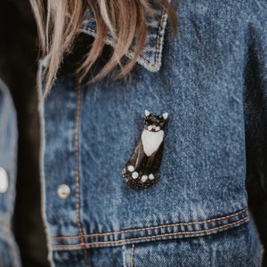 Cat brooch, Animal brooch, Polymer clay brooch, Black cat brooch, Handmade, Gift, Cat Pin, Polymer clay pin, Black and white, Outfit decor